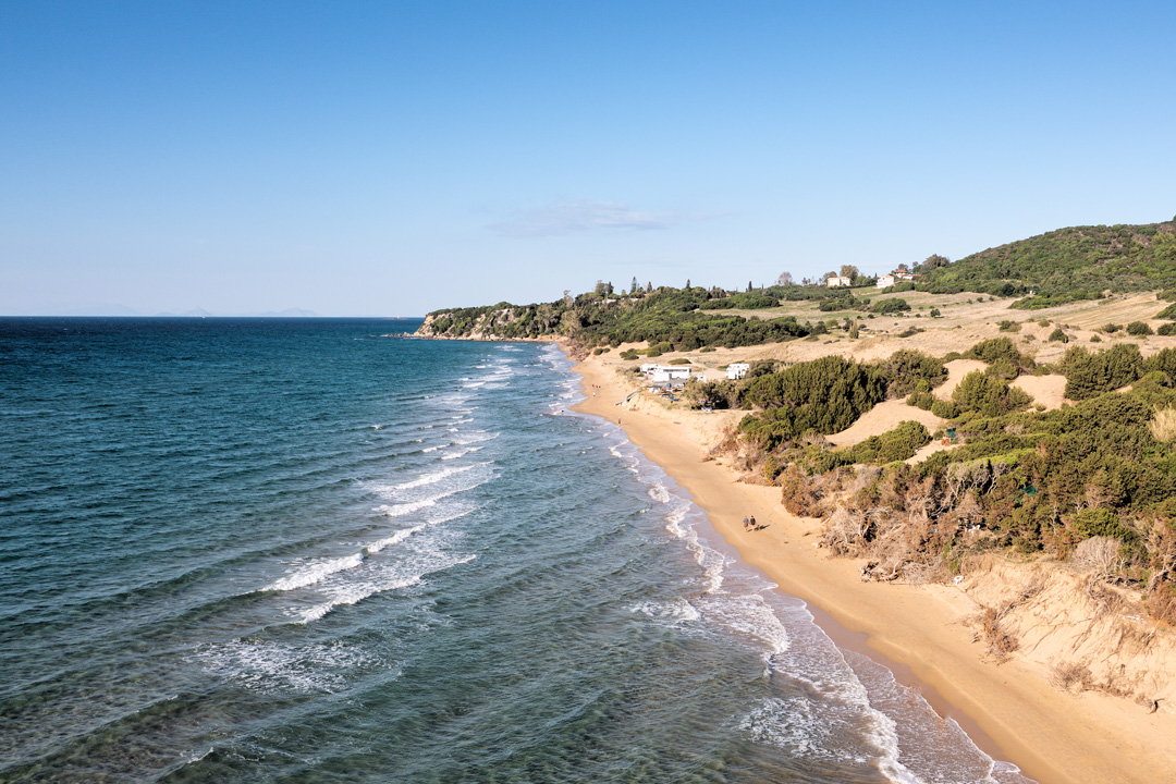 Kyllini-Aerial_view_of_the_coastline_of_Kastro